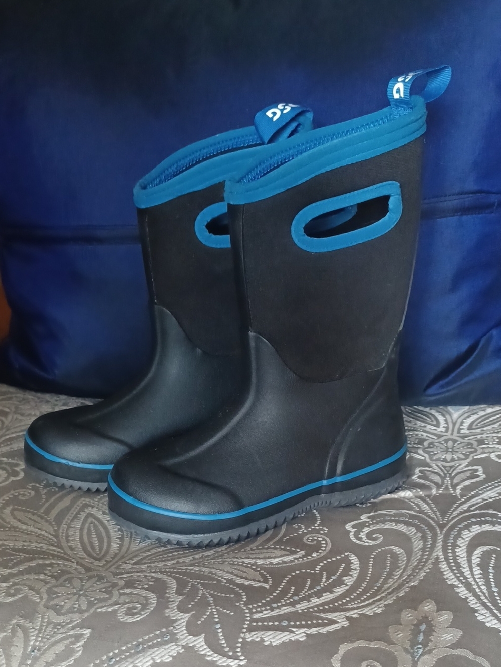 DSG Kids Black and Blue Snowbound Winter Boots, Size13